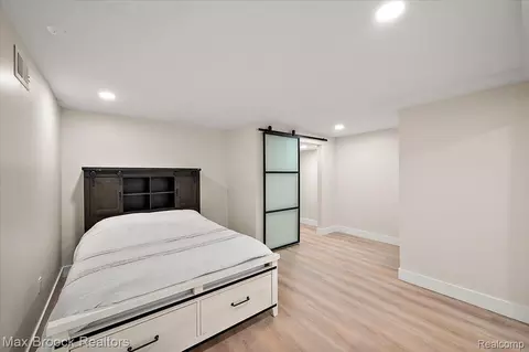 Bedroom - 4597 Clarkston Rd, Independence, MI 48348 photo 4 of 4