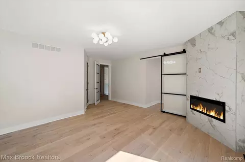 Living - 4597 Clarkston Rd, Independence, MI 48348 photo 5 of 5