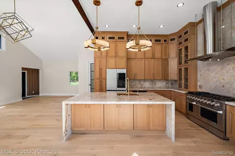 Kitchen - 4597 Clarkston Rd, Independence, MI 48348 photo 2 of 8