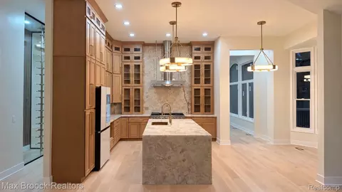 Kitchen - 4597 Clarkston Rd, Independence, MI 48348 photo 7 of 8