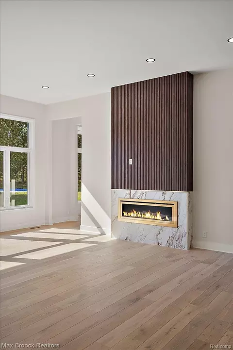 Living - 4597 Clarkston Rd, Independence, MI 48348 photo 1 of 5