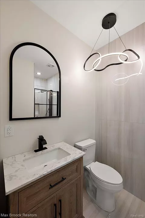 Bath - 4597 Clarkston Rd, Independence, MI 48348 photo 7 of 10