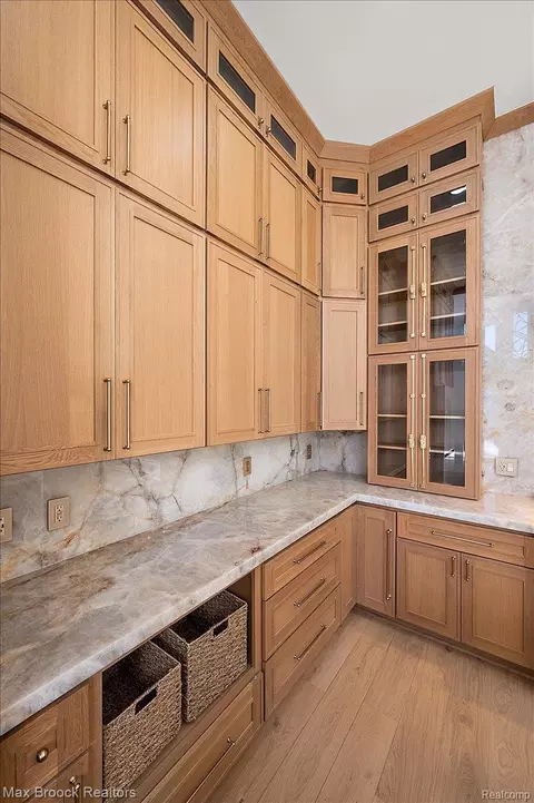 Kitchen - 4597 Clarkston Rd, Independence, MI 48348 photo 8 of 8