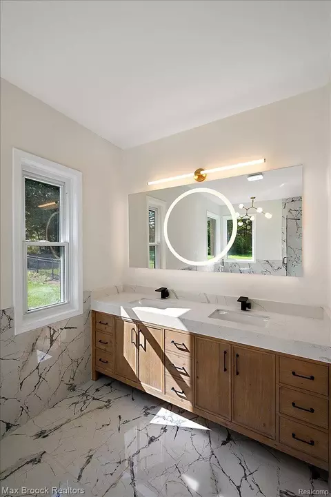 Bath - 4597 Clarkston Rd, Independence, MI 48348 photo 3 of 10