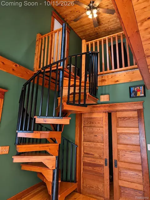 Entry Way - 3445 2nd St, Owendale, MI 48754 photo 3 of 4