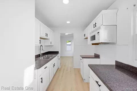 Kitchen - 14073 Hendricks Ave, Warren, MI 48089 photo 1 of 1