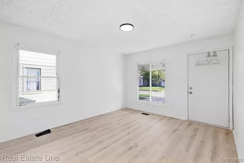 Living - 14073 Hendricks Ave, Warren, MI 48089 photo 1 of 1