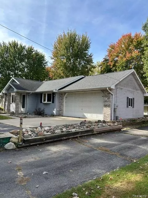 3842 Clutier Rd, Saginaw, MI 48601