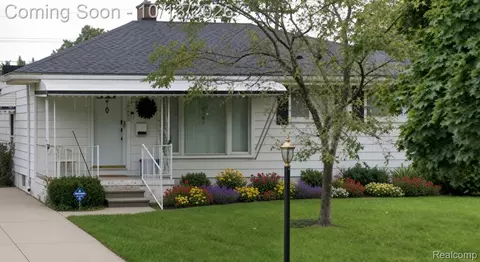 28062 Sheridan St N, Garden City, MI 48135