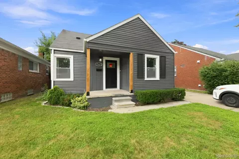 21625 Trombly St, Saint Clair Shores, MI 48080