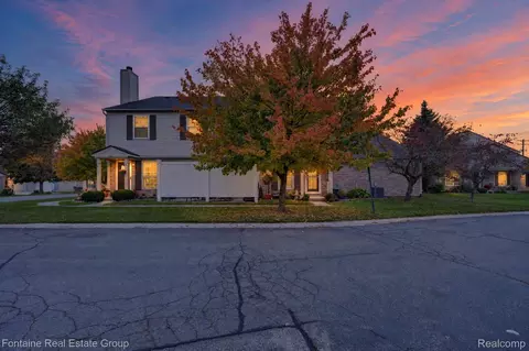 3141 High Pointe Ridge Road 7 Apt #26, Orion, MI 48359