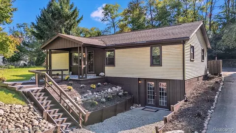 2281 Judah Rd, Orion, MI 48359