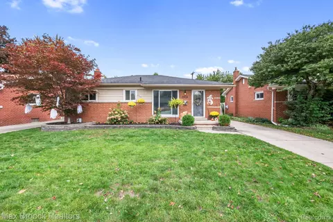 29428 Shackett Ave, Madison Heights, MI 48071