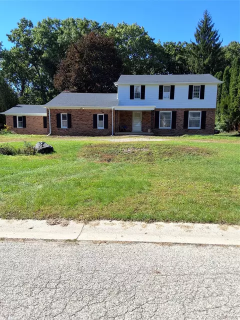 2156 Pear Tree Ln, Oakland, MI 48363
