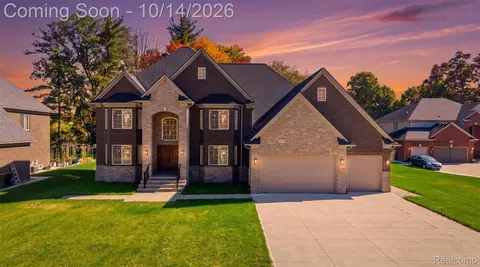 56350 Willow Creek Blvd, Shelby Township, MI 48316