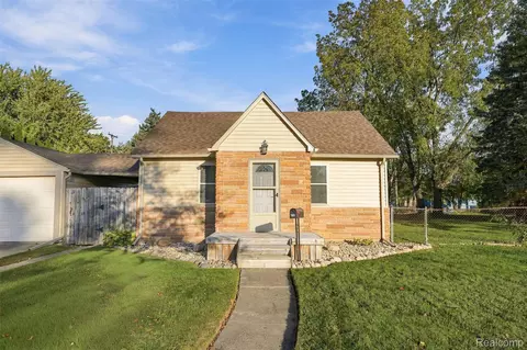 11634 Cardwell St, Livonia, MI 48150