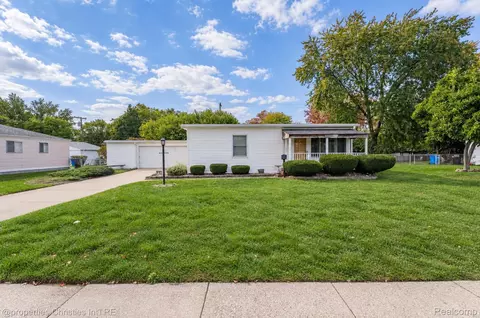 28785 Delton St, Madison Heights, MI 48071