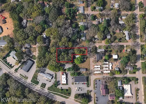 245 N 249 N Sherman St, Allegan, MI 49010