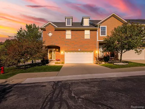 14200 Terrace Ct, Plymouth, MI 48170