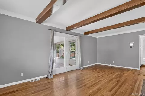 Living - 9096 Carpenter Rd, Flushing, MI 48433 photo 2 of 2