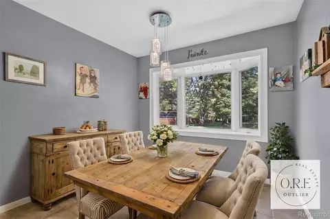 Dining - 9096 Carpenter Rd, Flushing, MI 48433 photo 1 of 2