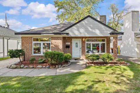 7411 N Vernon St, Dearborn Heights, MI 48127