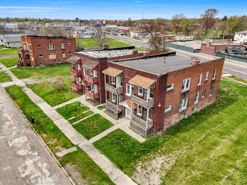 135 Stevens St, Highland Park, MI 48203
