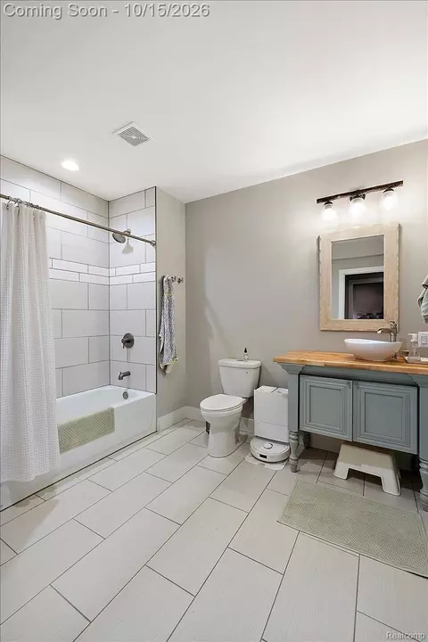 Bath - 2901 Sleeth Rd, Commerce, MI 48382 photo 6 of 6
