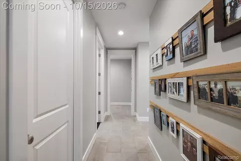 Entry Way - 2901 Sleeth Rd, Commerce, MI 48382 photo 2 of 5