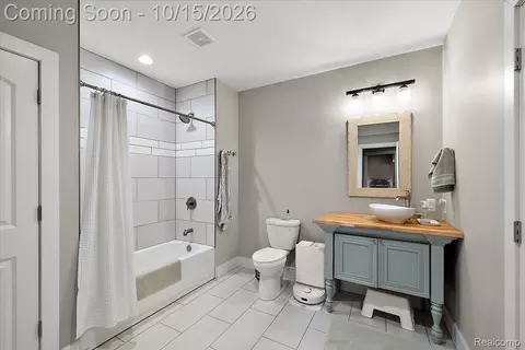 Bath - 2901 Sleeth Rd, Commerce, MI 48382 photo 5 of 6