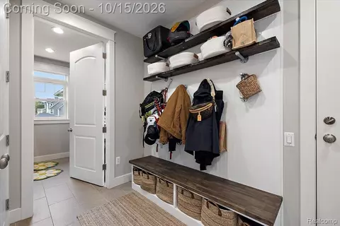 Entry Way - 2901 Sleeth Rd, Commerce, MI 48382 photo 3 of 5