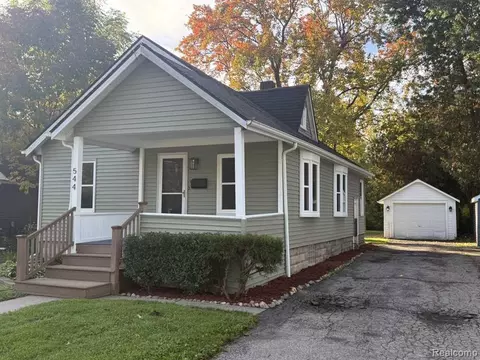 544 Atwater St, Lake Orion, MI 48362
