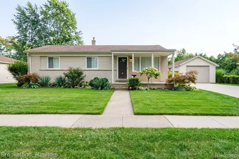 22948 E Schafer St, Clinton Township, MI 48035