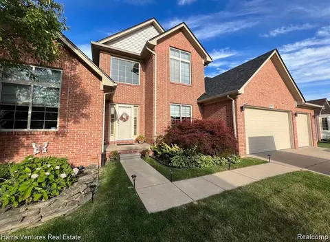 31271 Lavender Dr, Rockwood, MI 48173