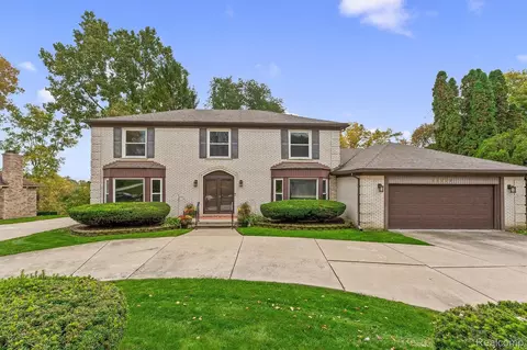 33629 Heritage Hills Dr, Farmington Hills, MI 48331
