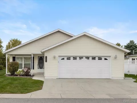 3211 Keewahdin Rd #125, Fort Gratiot, MI 48059