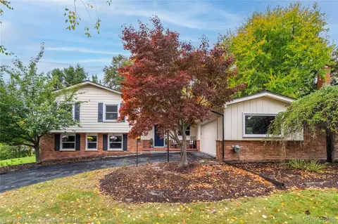 29967 Ravenscroft St, Farmington Hills, MI 48331
