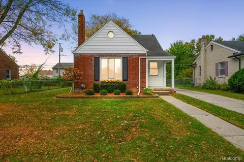 22114 Harper Lake Ave, Saint Clair Shores, MI 48080