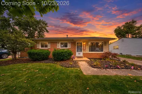 30328 Fairfax St, Livonia, MI 48152