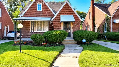 15105 Heyden St, Detroit, MI 48223