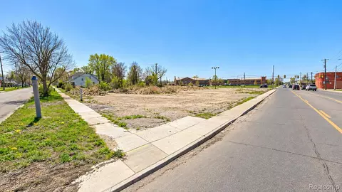 9435 W Chicago St, Detroit, MI 48204