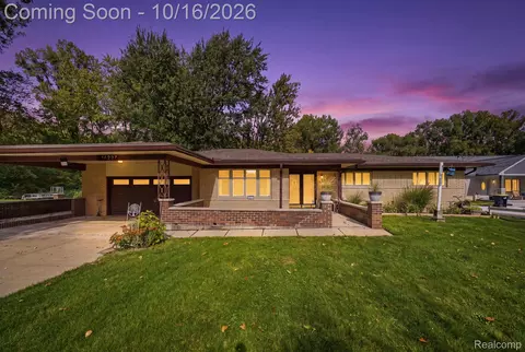 16237 Millar Rd, Clinton Township, MI 48036