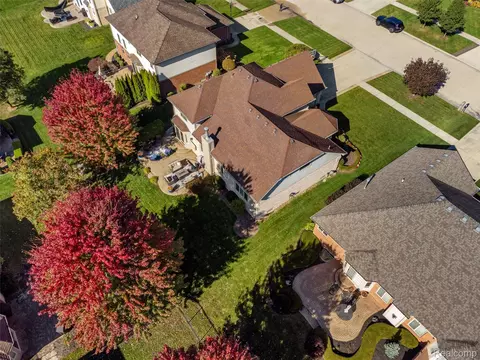 View/Area - 21354 Pine Cone Dr, Macomb, MI 48042 photo 8 of 11