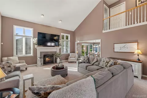 Living - 21354 Pine Cone Dr, Macomb, MI 48042 photo 1 of 2