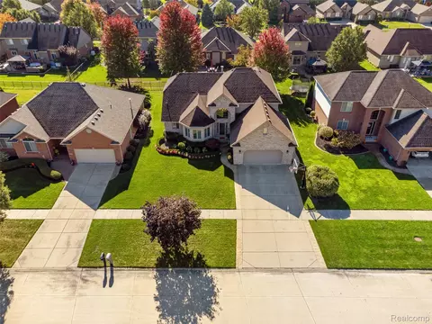 View/Area - 21354 Pine Cone Dr, Macomb, MI 48042 photo 5 of 11