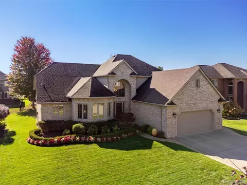 Exterior - 21354 Pine Cone Dr, Macomb, MI 48042 photo 15 of 15