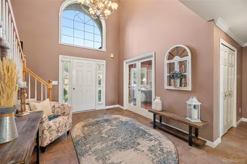 Entry Way - 21354 Pine Cone Dr, Macomb, MI 48042 photo 3 of 8