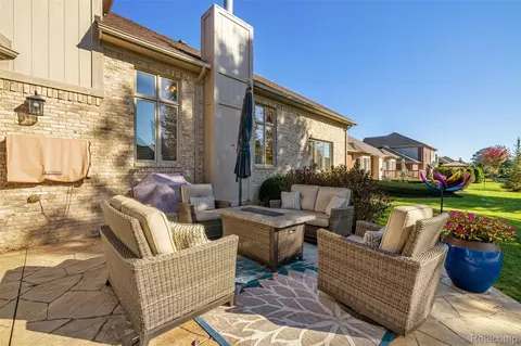 Exterior - 21354 Pine Cone Dr, Macomb, MI 48042 photo 10 of 15