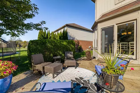Exterior - 21354 Pine Cone Dr, Macomb, MI 48042 photo 9 of 15