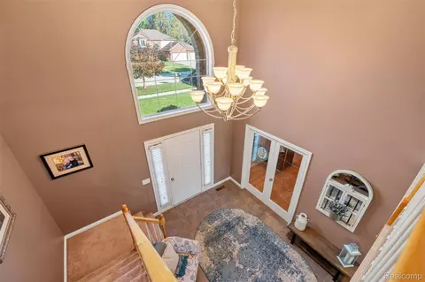 Entry Way - 21354 Pine Cone Dr, Macomb, MI 48042 photo 6 of 8